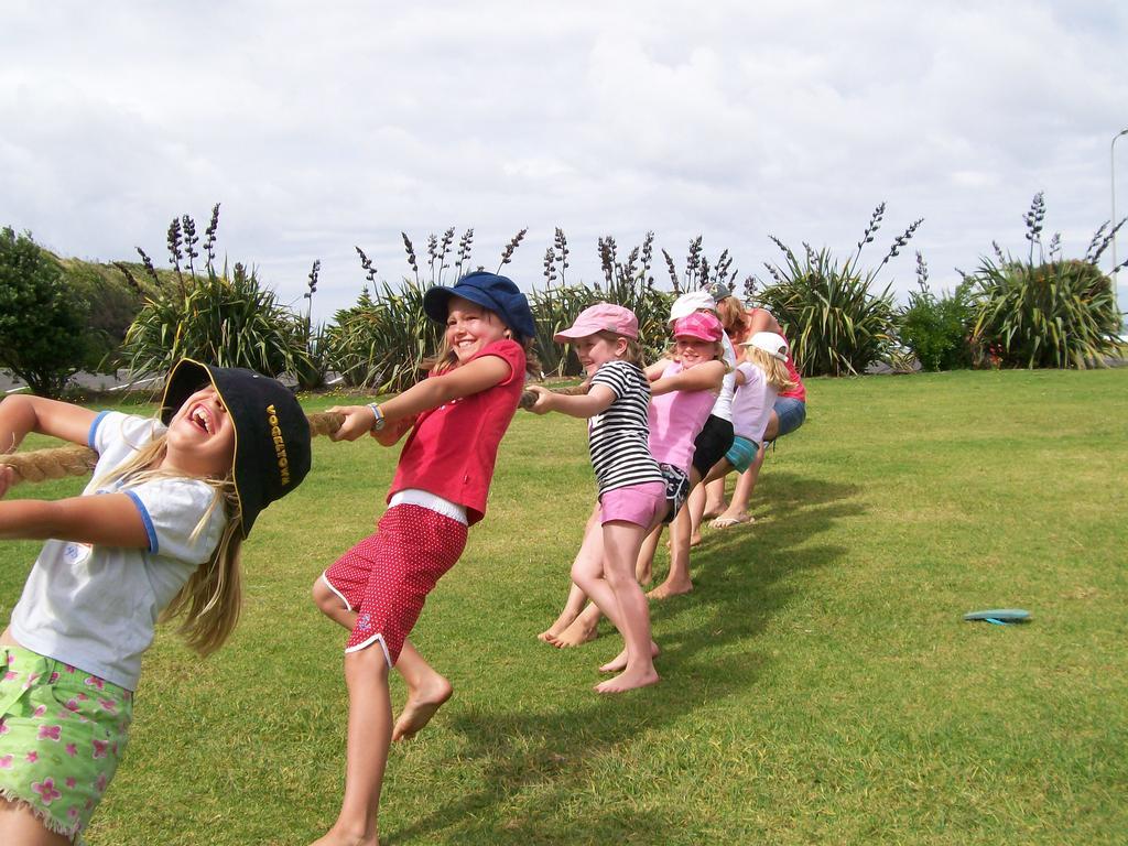 Opunake Beach Kiwi Holiday Park Hotel Exterior photo