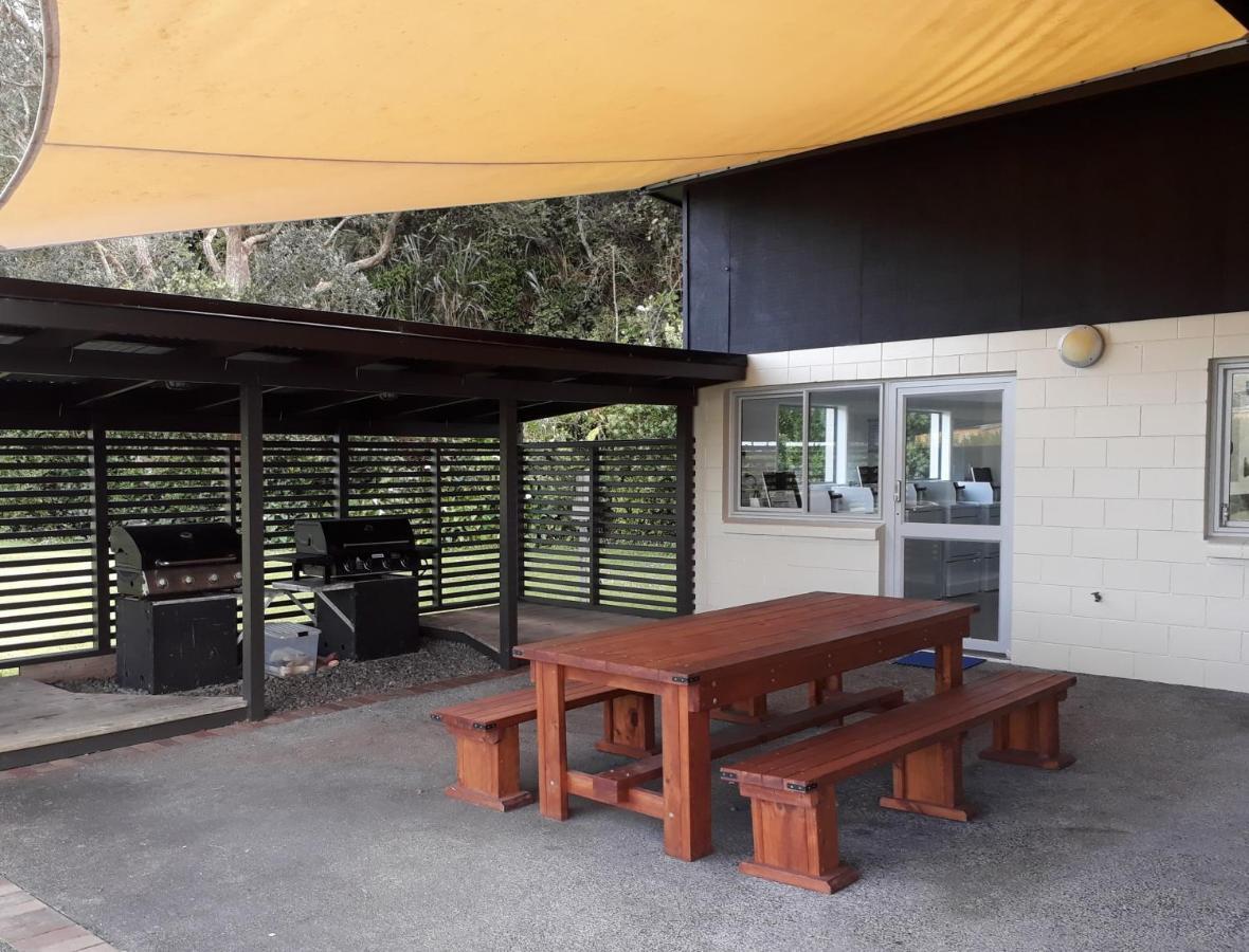 Opunake Beach Kiwi Holiday Park Hotel Exterior photo